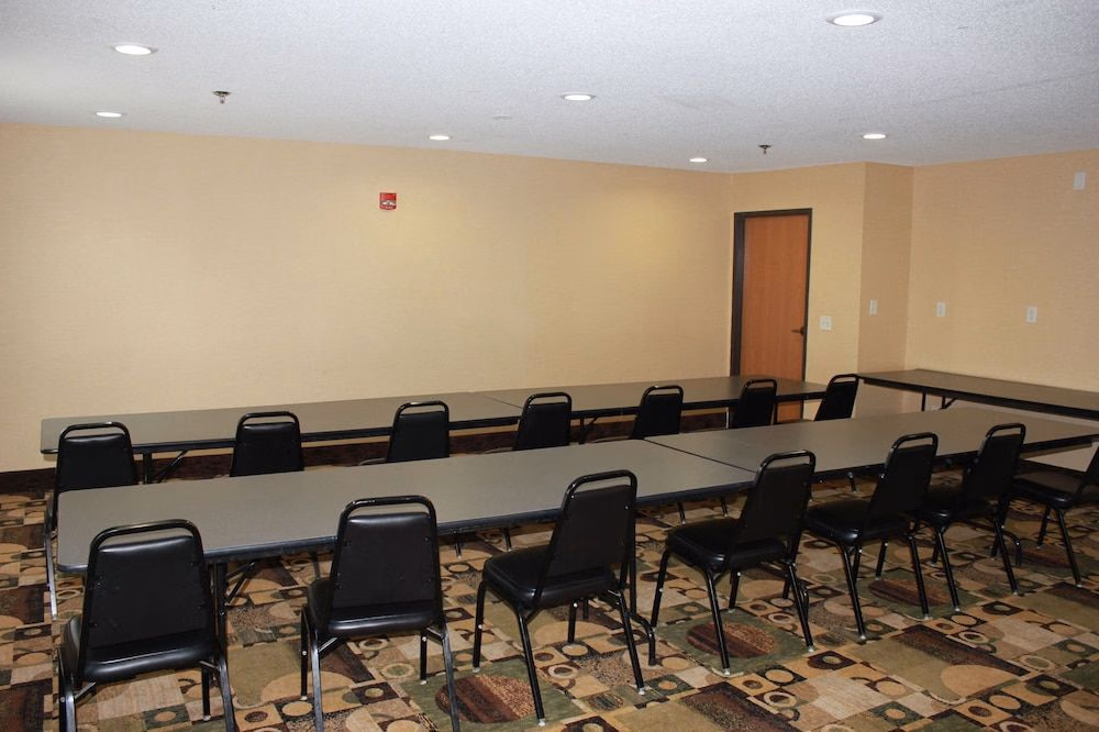 QUALITY INN & SUITES MENOMONIE3