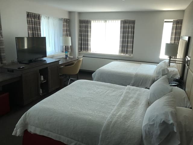 Suite, 1 King Bed, Accessible, Non Smoking