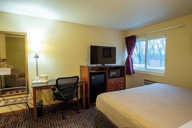 1 King Bed Accessible Non Smoking