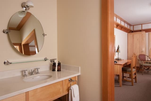 Deluxe Lodge Room 2 Queen