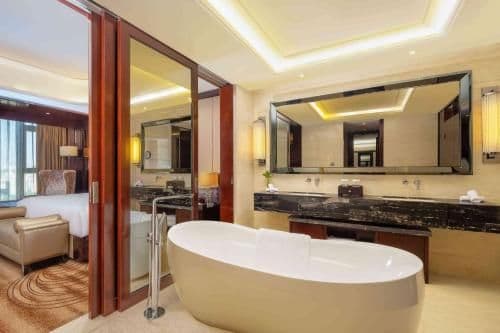 Deluxe King Suite with River View