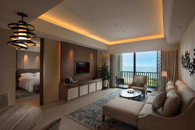 KING ONE BEDROOM SUITE - LOUNGE ACCESS