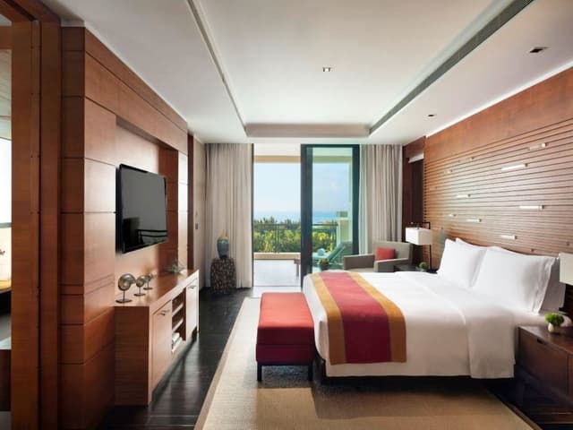 Suite, 1 King Bed with Sofa bed (Clearwater Bay)