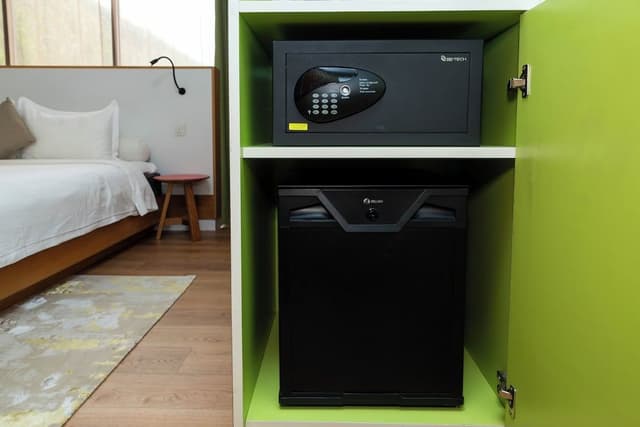 Standard Room, 1 Queen Bed