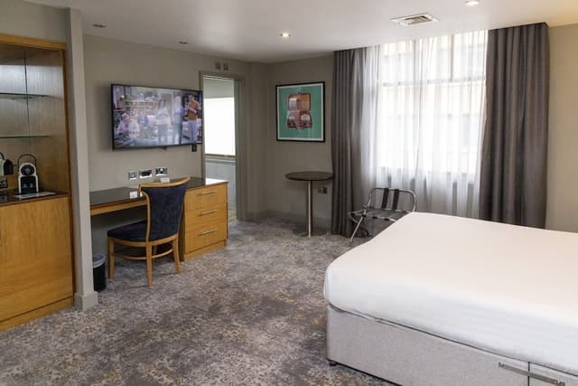 Premium Room, 1 Queen Bed with Sofa bed