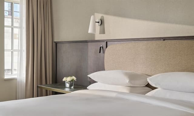 Suite, City View (Regency)