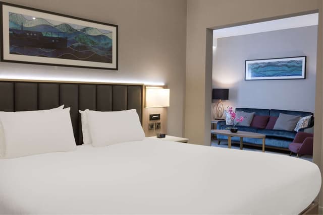 KING ONE BEDROOM SUITE