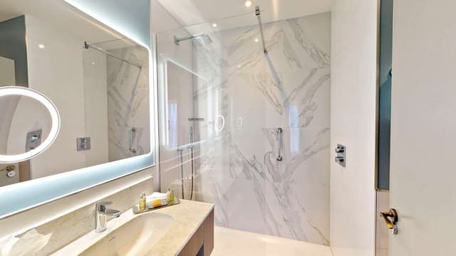 KING ONE BEDROOM SUITE
