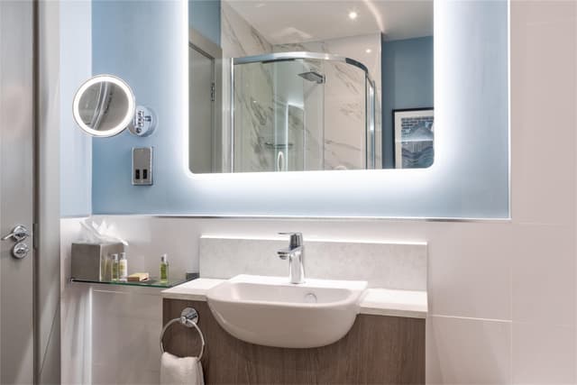 KING ONE BEDROOM SUITE