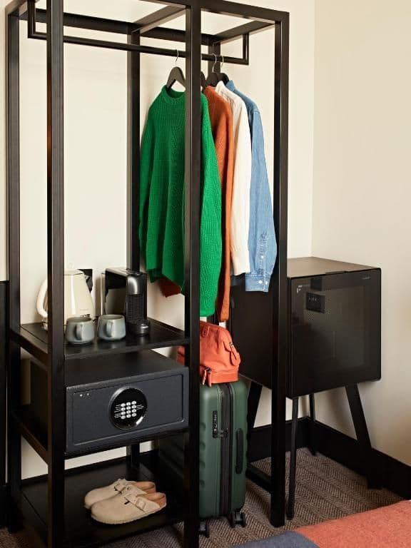 Small Room - Single Bed