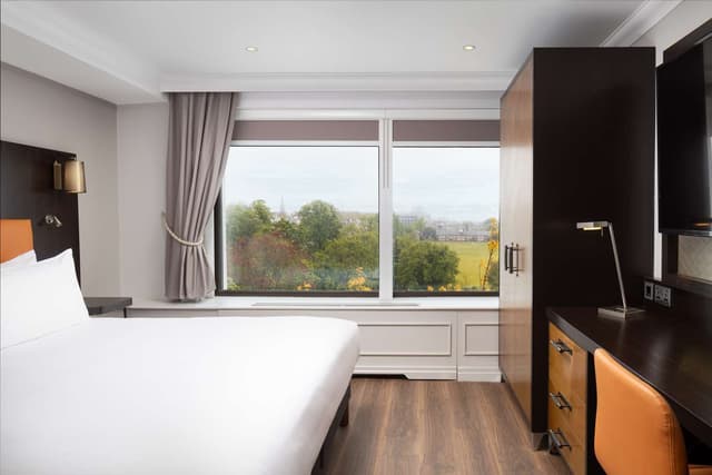 KING DELUXE ROOM