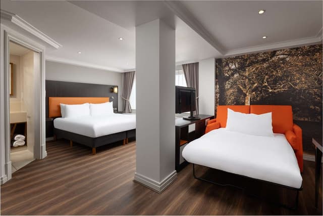 KING JUNIOR SUITE WITH SITTING AREA