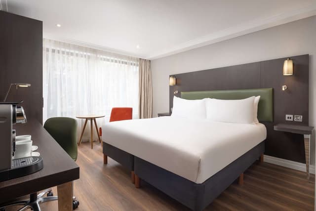 1 KING AND 1 TWIN ROOM INTERCONNECTING