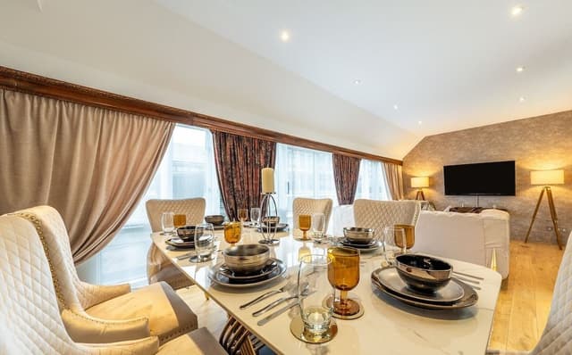 Royal Apartment, 3 Bedrooms