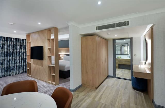 PRESIDENTIAL SUITE