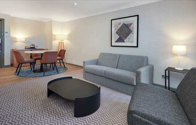 PRESIDENTIAL SUITE