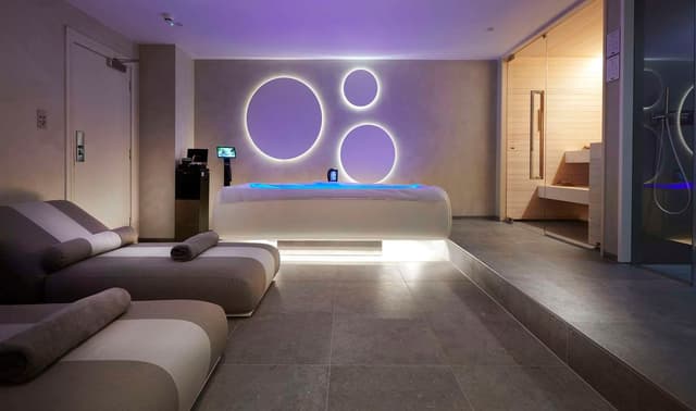 DELUXE ROOM WITH HILTON PRIVATE WELLNESS AREA