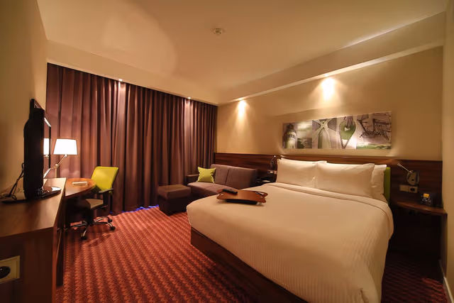 QUEEN ROOM WITH SOFA BED