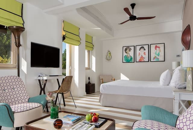 Junior Suite, Balcony (Courtyard view)