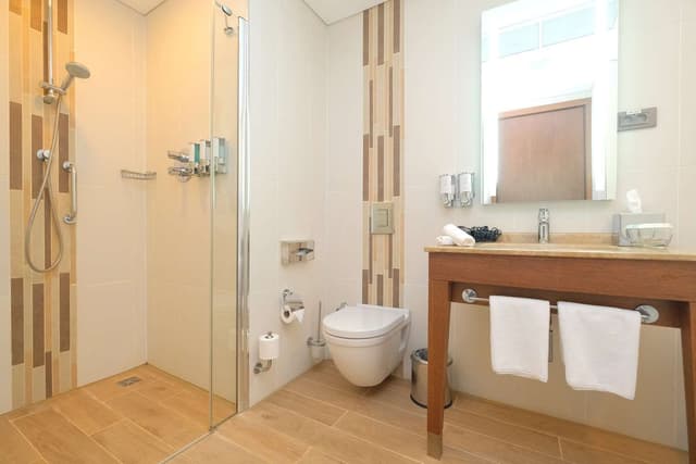 QUEEN ROOM W/ MINI FRIDGE NONSMOKING