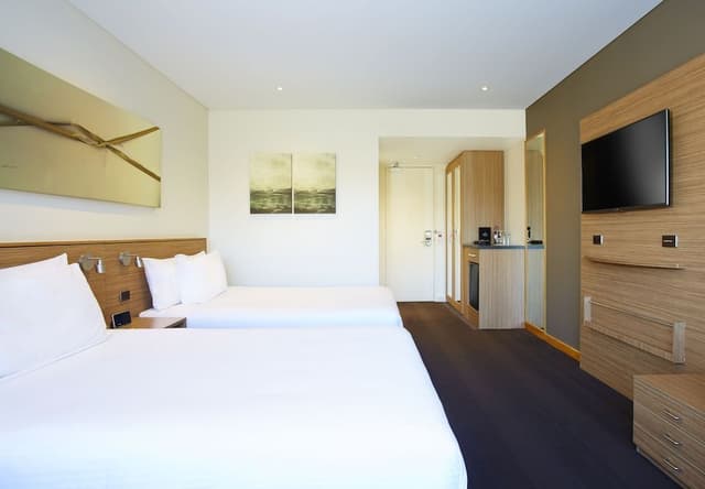 Standard Room, 2 Double Beds, City View