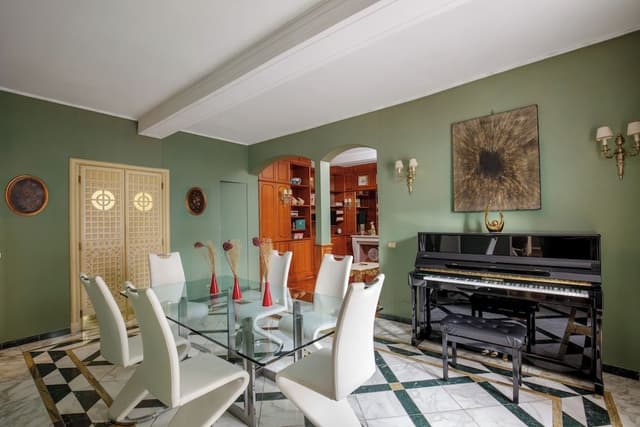 Ambassador Apartament (Via Mario De' Fiori 59/A)