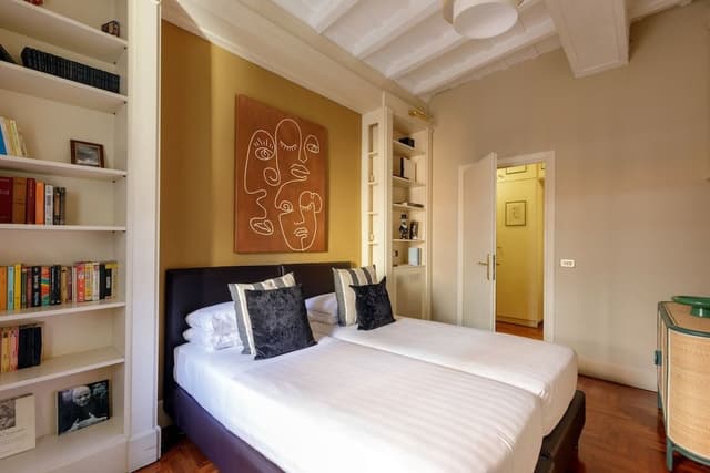 Ambassador Apartament (Via Mario De' Fiori 59/A)