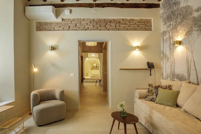 Superior Apartment, Annex Building (Via Croce 14)