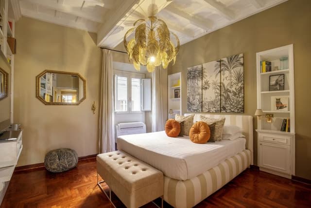 Ambassador Apartament (Via Mario De' Fiori 59/A)