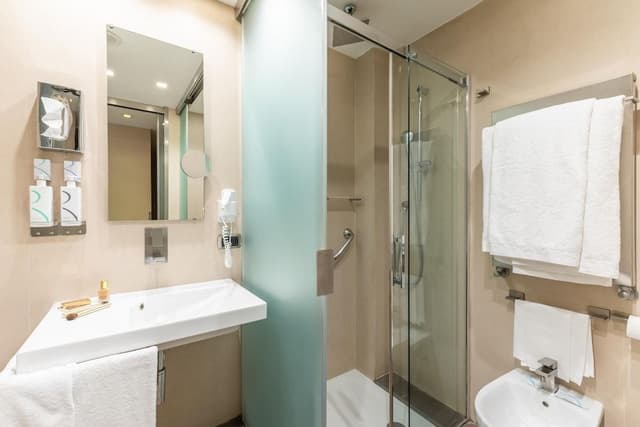 Comfort Room, Multiple Beds