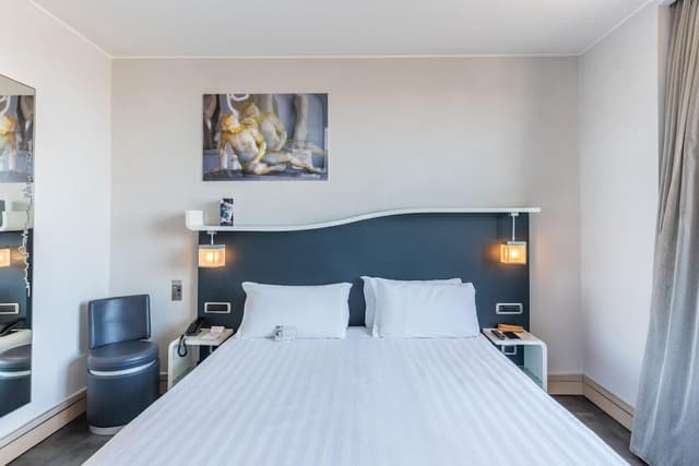 Junior Suite, 1 King Bed, Terrace, City View