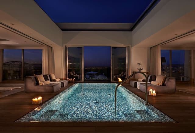 INFINITY PENTHOUSE WITH PRIVATE POOL