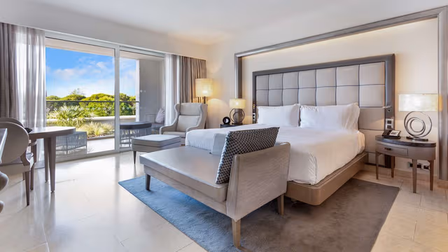 KING FAMILY DELUXE ROOM CONNECTING
