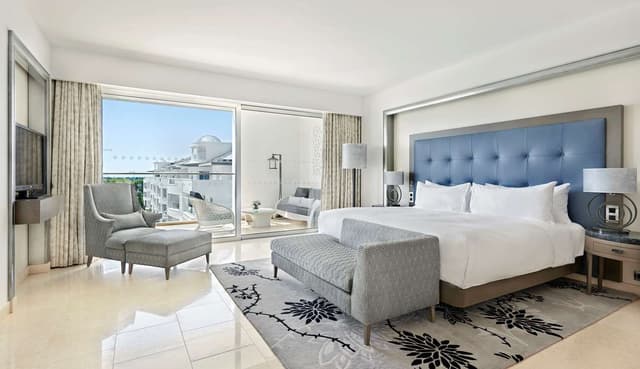 KING GRAND DELUXE SUITE WITH POOL VIEW