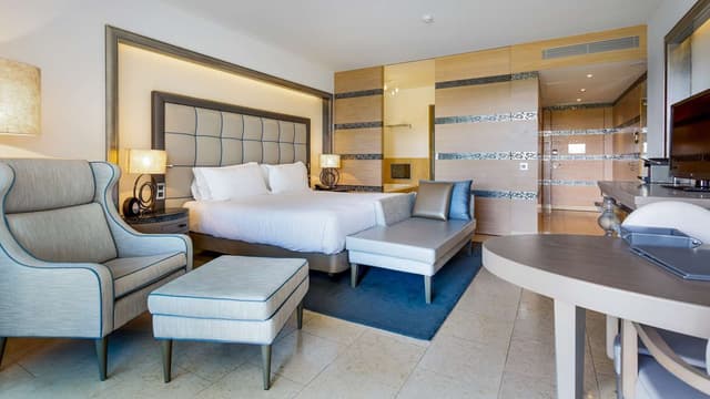 KING FAMILY DELUXE ROOM CONNECTING