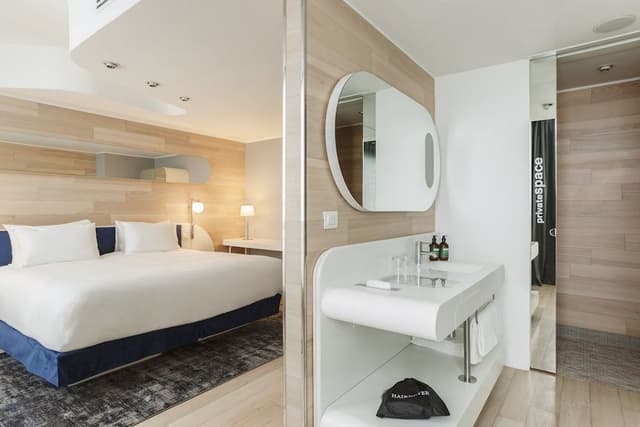 Premium Room, 1 King Bed, City View