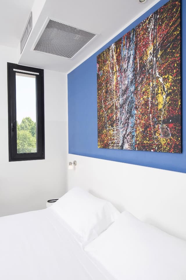Economy Room