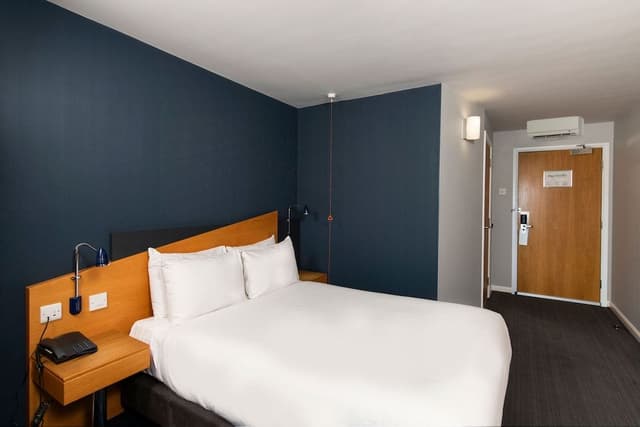 Standard Room, 1 Double Bed, Accessible (with Free Hot Breakfast)