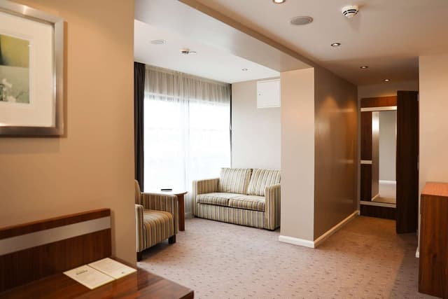 KING BED SUITE