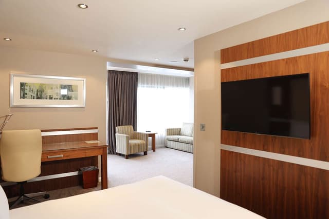 KING BED SUITE
