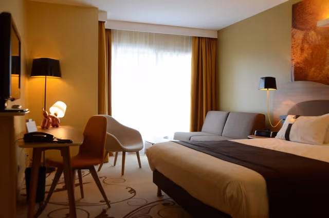 Premium Room, 1 Queen Bed with Sofa bed, Balcony