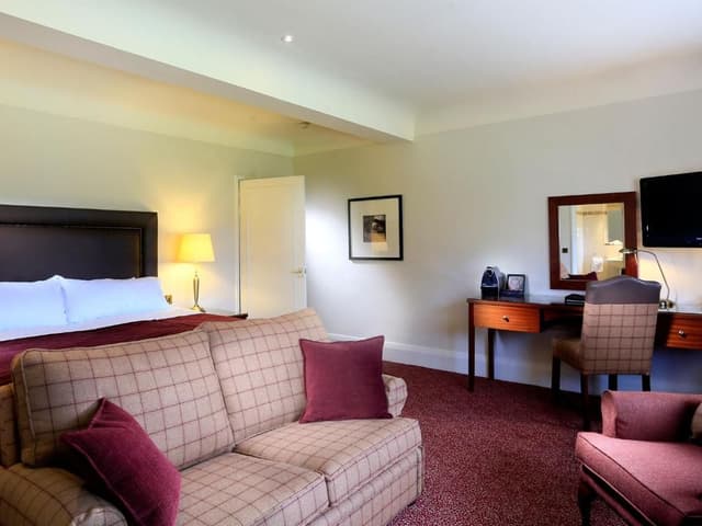 Feature King Room