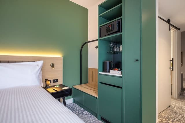 Suite, 1 King Bed