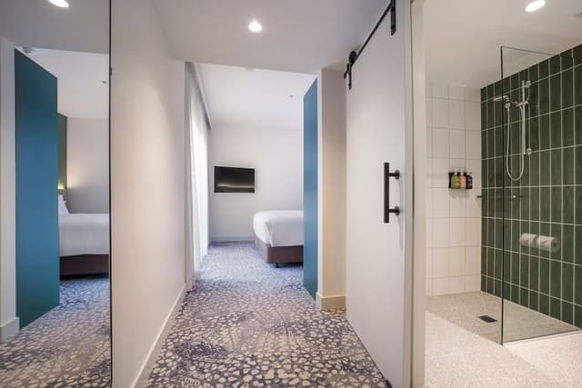 Suite, 1 King Bed