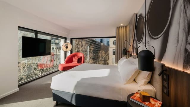 Suite, 1 Bedroom (Spencer Street View)