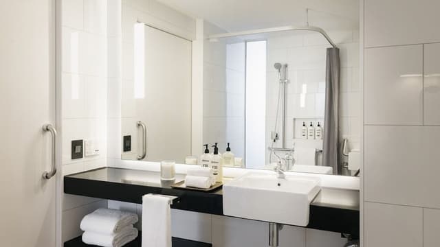 Standard Room, 1 King Bed, Accessible, City View