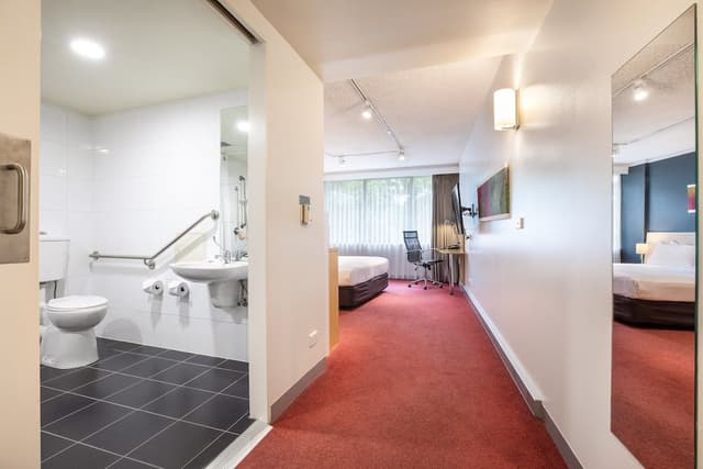 Standard Room, 1 Queen Bed, Accessible