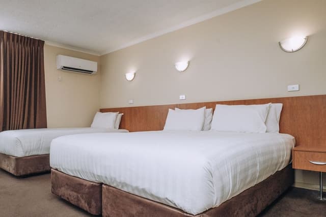 Standard Room, Multiple Beds, Non Smoking