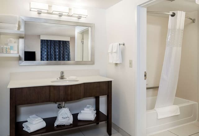 2 QUEEN BEDS STUDIO SUITE NONSMOKING