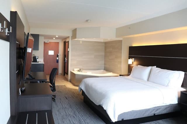 Standard Room, 1 King Bed with Sofa bed, Jetted Tub